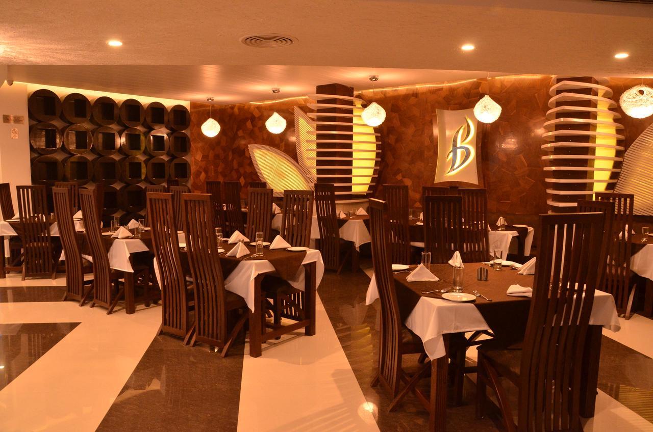 Hotel Bellevue Inn Gangānagar Zewnętrze zdjęcie
